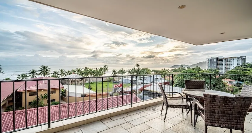 Vista Mar 4D ocean-view condo in Jaco — photo 4